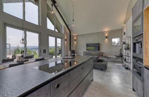 Geyersberg Ski Chalet | Chalet Panorama: Family-Friendly Retreat with Pool & Hot Tub
