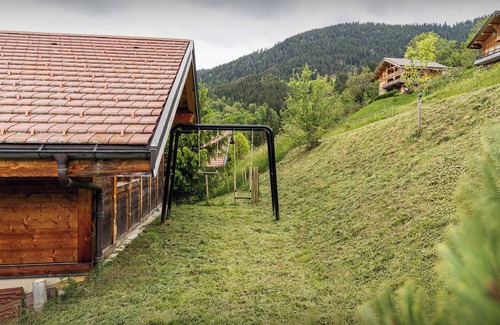 Manigod Ski Chalet | Chalet Parakima: Pet-Friendly Retreat with Hot Tub & Views