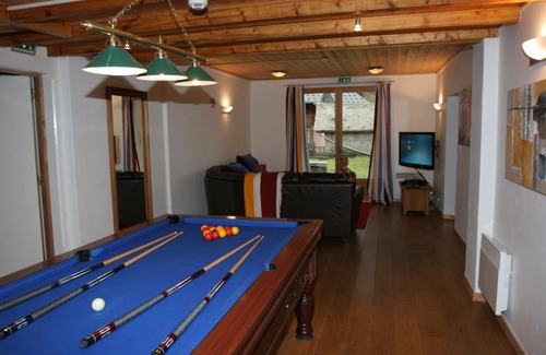 Saint-Jean-dʼAulps Ski Chalet | Chalet Peillex: Highly Rated Family-Friendly Getaway
