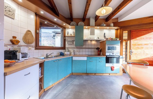 Aigueblanche Ski Chalet | Relaxing Chalet 'Pierre Et Bois' with Mountain Views