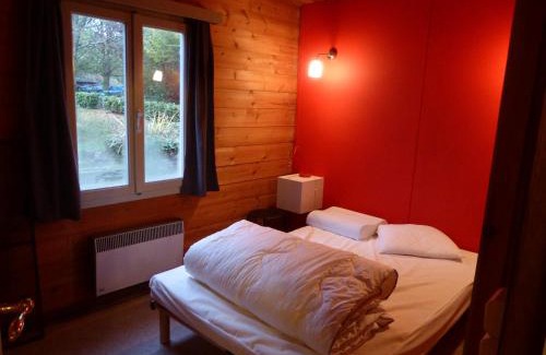 Doische Ski Chalet | Chalet Pimpernel: Guest Rated 9/10 with Family Amenities