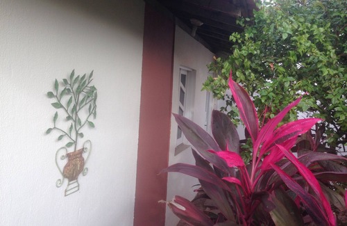 Buraquinho Apartment | Cozy Chalet Pitanga Steps from Vilas and Buraquinho Beaches