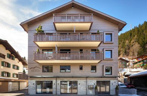 Klosters-Serneus Apartment | Pet-Friendly Chalet Piz Buin with Hot Tub & Breakfast