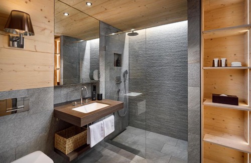 Klosters-Serneus Apartment | Pet-Friendly Chalet Piz Buin with Hot Tub & Breakfast
