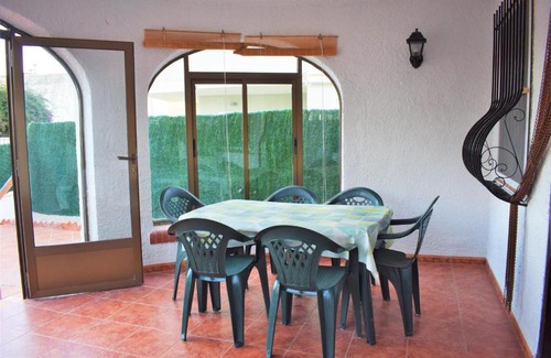 Oliva Ski Chalet | Family-Friendly Chalet Playa Pau Pi with Great Reviews