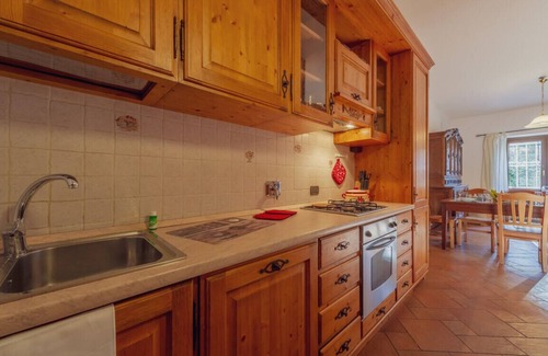Courmayeur Apartment | Chalet Pontal 1: Wifi, Parking & Family-Friendly Amenities