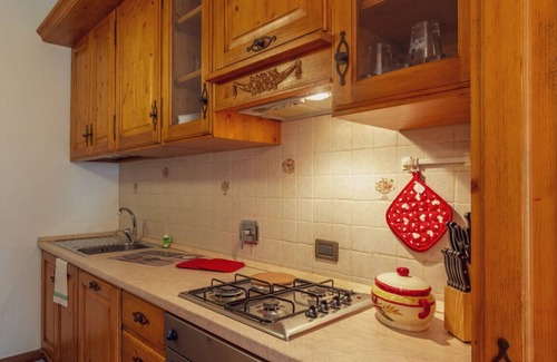 Courmayeur Apartment | Chalet Pontal 1: Wifi, Parking & Family-Friendly Amenities