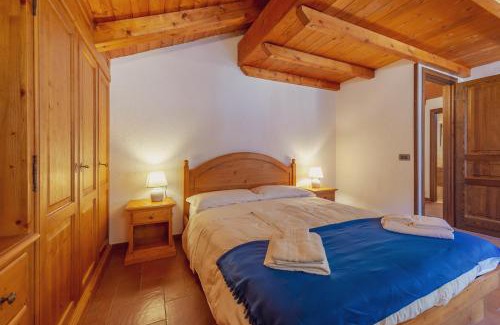 Entreves Apartment | Discover Chalet Pontal 7: Family-Friendly Getaway in Courmayeur