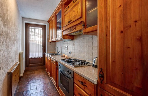 Courmayeur Apartment | Chalet Pontal 8: Family-Friendly with Wifi & Parking