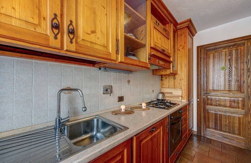 Courmayeur Apartment | Chalet Pontal 8: Family-Friendly with Wifi & Parking