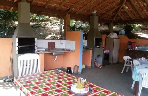 Praia de Borrifos Ski Chalet | Pet-Friendly Chalet Porto Frades Carlinhos with Pool