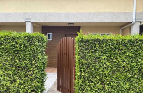 Portosin House | Beachside Adosado Portosin with Pool for Family Fun
