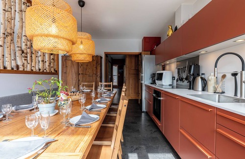 Bramans Ski Chalet | Chalet 'Près Du Mélèze' with Mountain View, Shared Garden and Wi-Fi