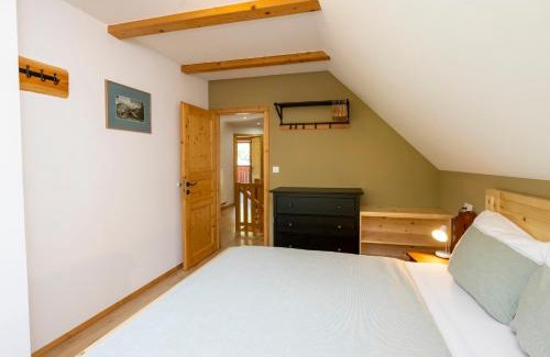 Polje Ski Chalet | Cozy Chalet Pr Dobravc - 9.8 Rated, Pet & Child Friendly