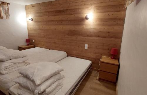 Le Praz Apartment | Comfortable 4-Room Apartment in Courchevel for Families