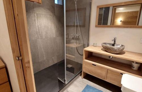 Le Praz Apartment | Comfortable 4-Room Apartment in Courchevel for Families