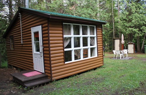 Sainte-Beatrix Cabin | Chalet refuge: Dan's shack