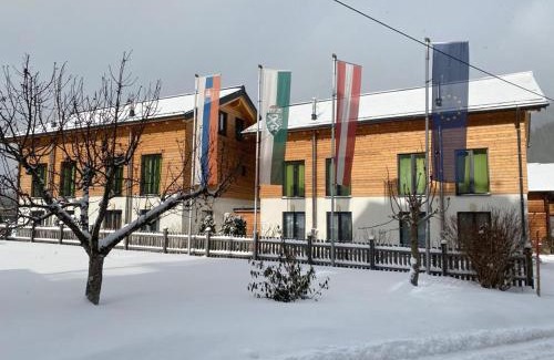 Gleiming Apartment | Relax at Chalet Reiteralm with Family-Friendly Amenities