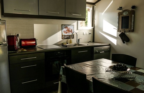 Seignosse Ski Chalet | Cozy Chalet Rental in Seignosse with Oceanfront Amenities