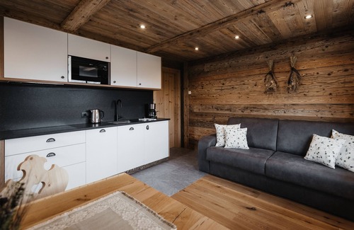 San Martino in Badia Apartment | Experience Chalet Rich Appartamento Jalvà with Ocean Views