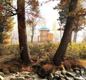 Srinagar Ski Chalet | Chalet Rivera Doodpathri a Cozy 2BK cabin