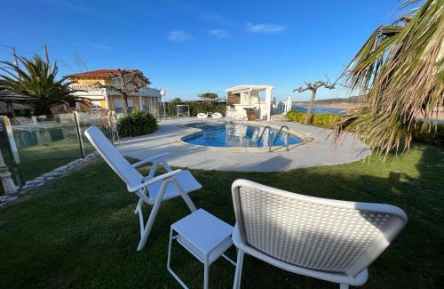 Miengo House | Beachfront Chalet Robayera with Spa & Pool Access