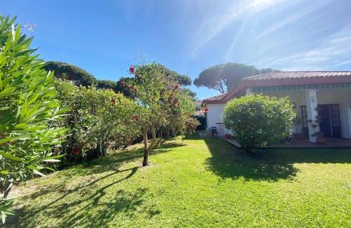 Cabo Roche House | Cozy Chalet Roche Just 300 Meters from the Beach
