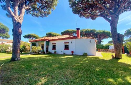Cabo Roche House | Cozy Chalet Roche Just 300 Meters from the Beach