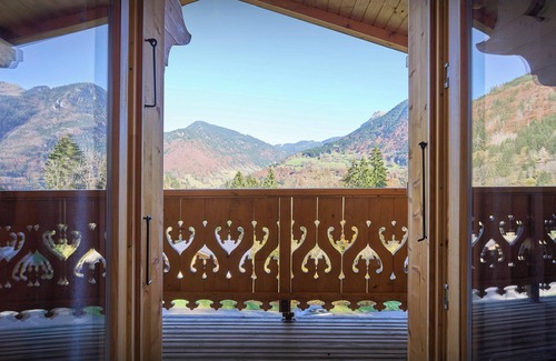 Saint-Jean-dʼAulps Ski Chalet | Chalet Roche de Pierre - enjoy mountain views and spa - OVO Network