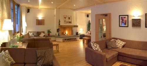 Lauterbrunnen Bed & Breakfast | Discover Chalet Rosa B&B: Family-Friendly Retreat
