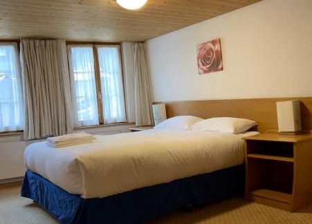 Lauterbrunnen Bed & Breakfast | Discover Chalet Rosa B&B: Family-Friendly Retreat