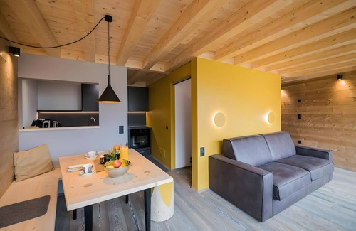 Sesto Ski Chalet | Chalet 'Rotwandwiesen 3' with Mountain View, Private Terrace and Wi-Fi