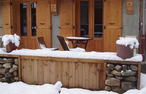 Pralognan-la-Vanoise Bed & Breakfast | Family-Friendly Retreat at Chalet Rum Doodle - Rated 8.4/10
