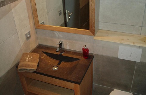 Pralognan-la-Vanoise Bed & Breakfast | Family-Friendly Retreat at Chalet Rum Doodle - Rated 8.4/10