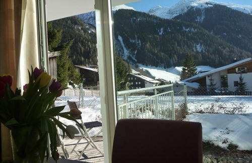 Sankt Anton am Arlberg Apartment | Chalet Schloßkopf "Rendl" with Ocean View & Pet-Friendly Stay
