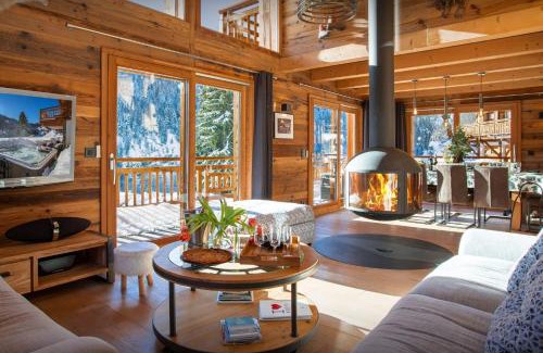 La Giettaz Ski Chalet | Experience Chalet Sabaroc - Pet Friendly with Hot Tub