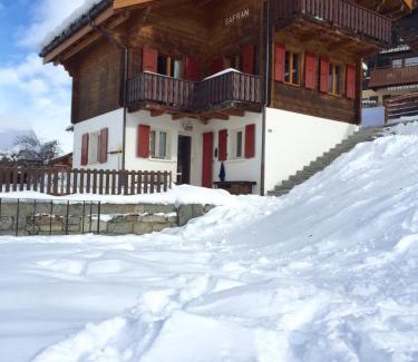 Graechen House | Discover Chalet Safran: Family and Pet-Friendly Retreat