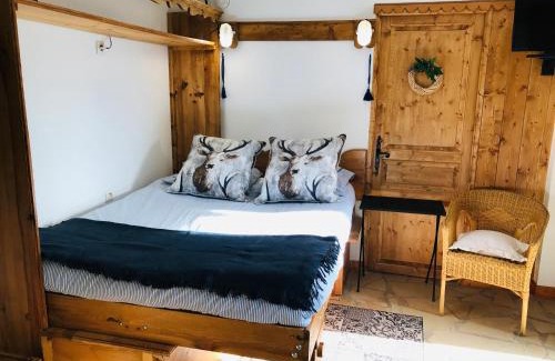 Forville Apartment | Discover Pet-Friendly Comfort at Chalet Saint-Chaffrey