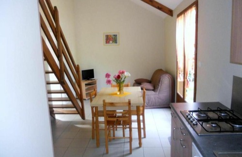 Meslay-du-Maine Ski Chalet | Cozy Chalet Saint-Denis-du-Maine for Families & Pets