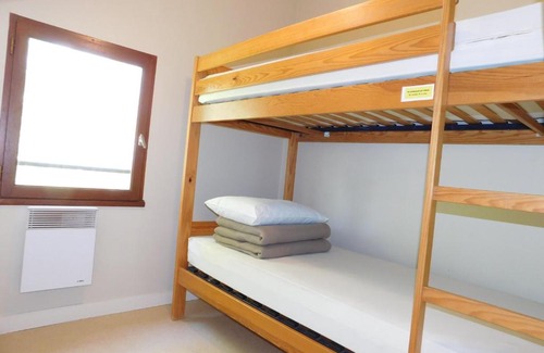 Meslay-du-Maine Ski Chalet | Cozy Chalet Saint-Denis-du-Maine for Families & Pets