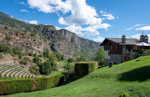 Arvier Ski Chalet | Inviting Chalet Sanitate: Pet and Child Friendly Retreat