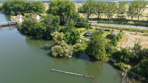 Rigny Ski Chalet | Riverside Retreat: Pet-Friendly Chalet on the Saône