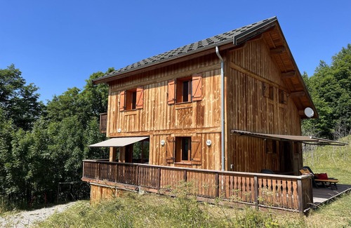Albiez-le-Jeune Ski Chalet | Cozy Chalet with Sauna and Panoramic Views in Nature