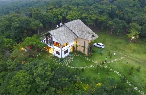 Guaramiranga House | Discover Chalet Schönenberg: Guest Rated 9.8, Family-Friendly!