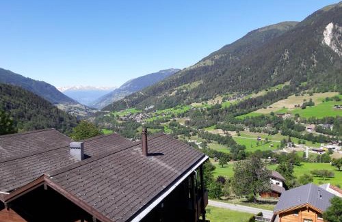Ernen Apartment | Chalet-Schümli Maisonette: Family-Friendly Getaway with Dining