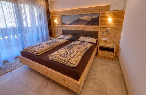 Caminata di Tures Apartment | Highly Rated Chalet Schwarzenstein with Kitchen & Breakfast