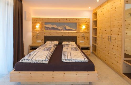 Caminata di Tures Apartment | Highly Rated Chalet Schwarzenstein with Kitchen & Breakfast