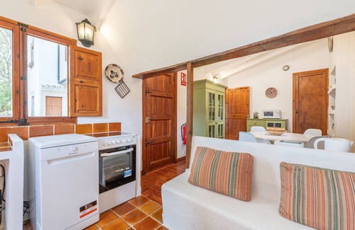 Bunyola Ski Chalet | Indulgent Chalet 'Ses Llebres' with Private Pool & Wi-Fi