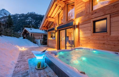 Le Lavancher Ski Chalet | Relax at Chalet Seven Summits: Pool, Sauna & Jacuzzi