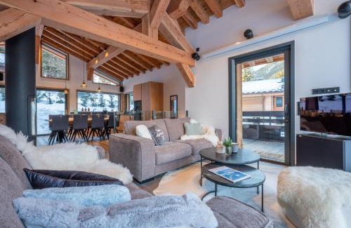 Le Lavancher Ski Chalet | Relax at Chalet Seven Summits: Pool, Sauna & Jacuzzi